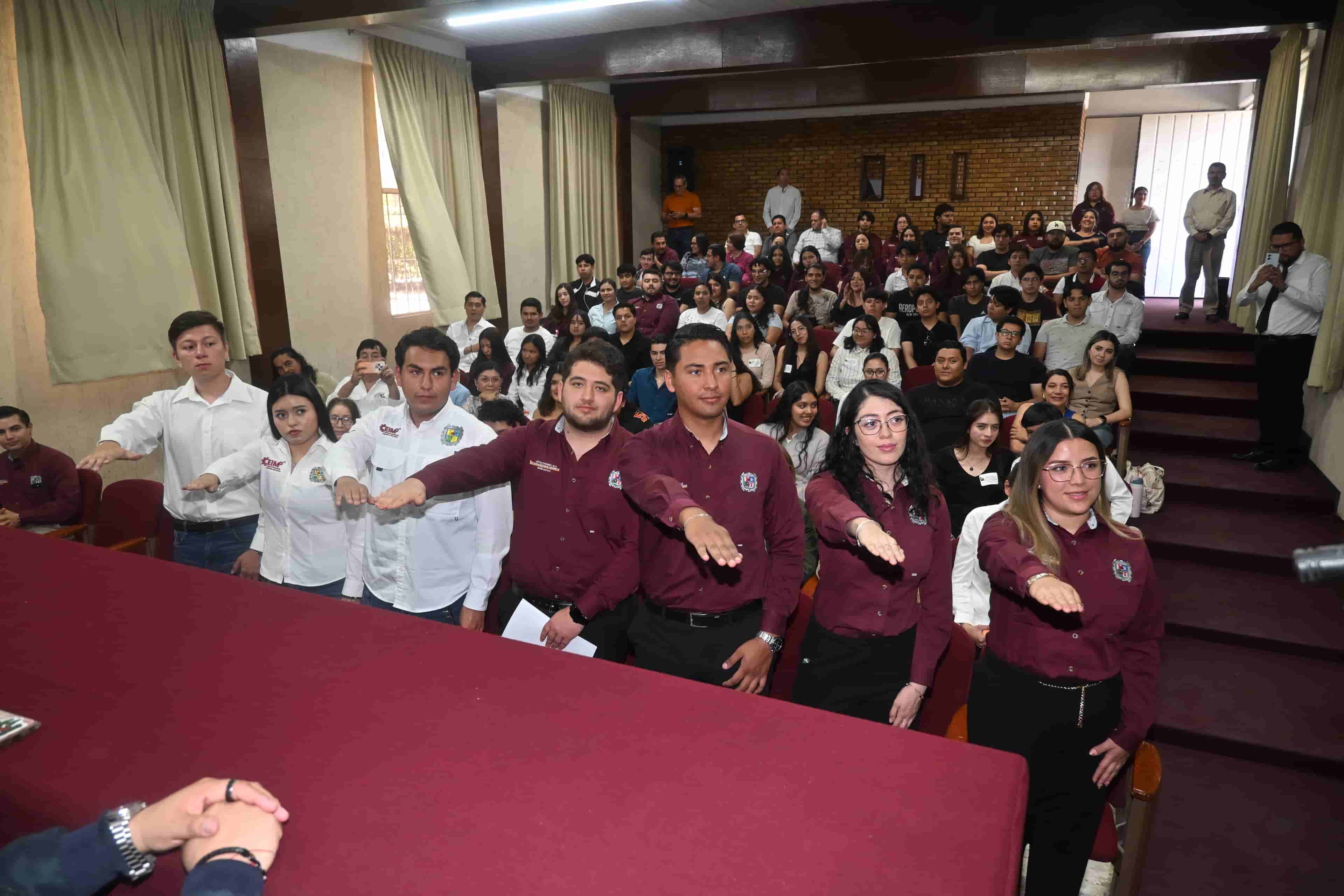 Imagen de artículo CAMBIO DE CAPÍTULOS ESTUDIANTILES DE SOCIEDAD MEXICANA DE FUNDIDORES REGIÓN SALTILLO Y DE INGENIERÍA MECÁNICA
