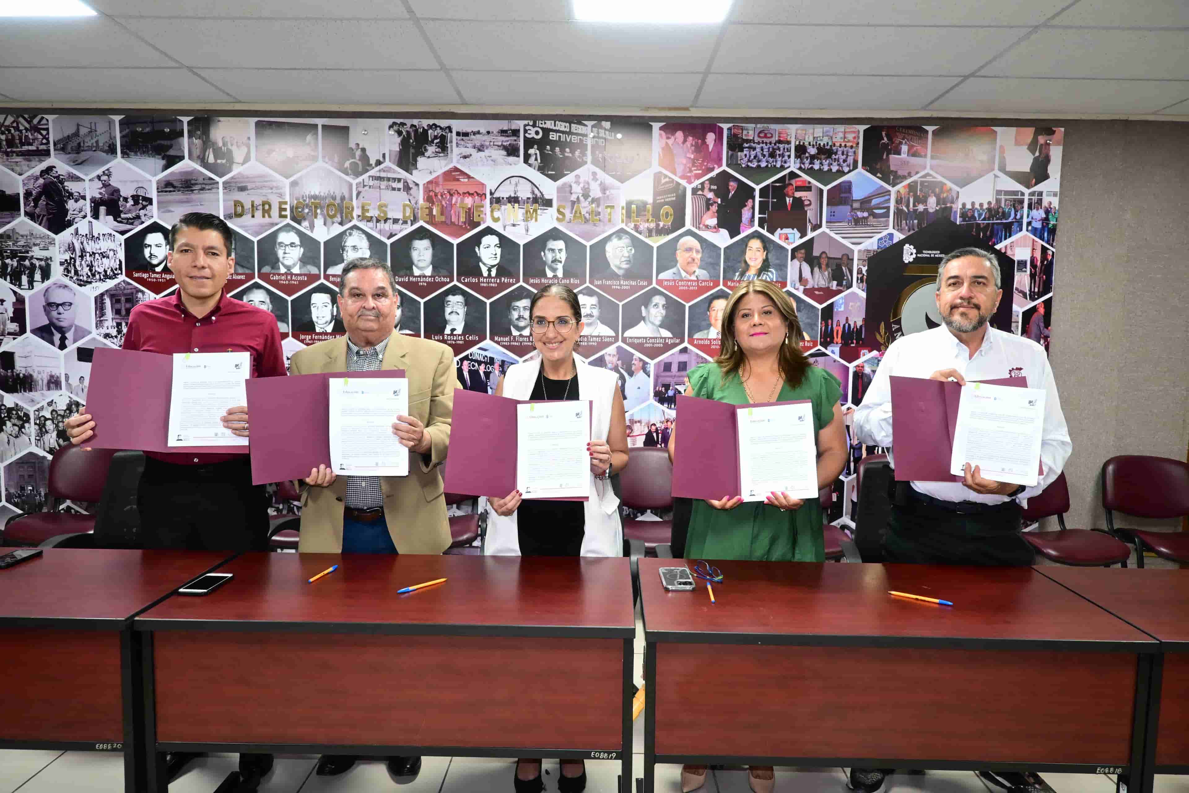Imagen de artículo FIRMA DE ANEXO ENTRE EL TECNM-SALTILLO; LA DGETI Y EL CECYTEE